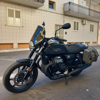 Moto Guzzi V7 Stone 850 cc. Nera. Anno 2022