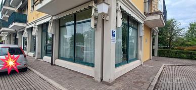 NEGOZIO/UFFICIO A CASELLE di SELVAZZANO