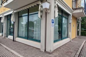NEGOZIO/UFFICIO A CASELLE di SELVAZZANO