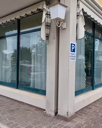 NEGOZIO/UFFICIO A CASELLE di SELVAZZANO