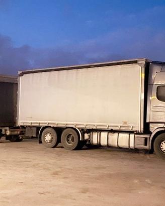 Scania R580 6x2 più Rimorchio Viberti centinati