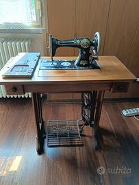 Singer antica origibale 1986 con mobile a pedale