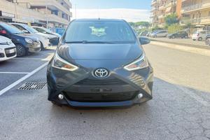 Toyota Aygo 1.0 VVT-i 72 CV 5 porte x-play LED NAV