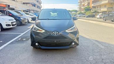 Toyota Aygo 1.0 VVT-i 72 CV 5 porte x-play LED NAV