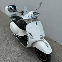 Vespa Gts 300 hpe 2022