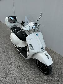 Vespa Gts 300 hpe 2022