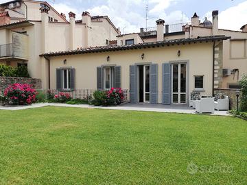 AREZZO CENTRO STORICO + giardino. 4+4 letti
