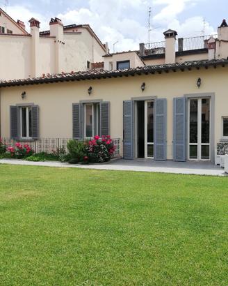 AREZZO CENTRO STORICO + giardino. 4+4 letti