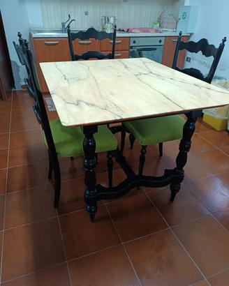 TAVOLO E SEDIE