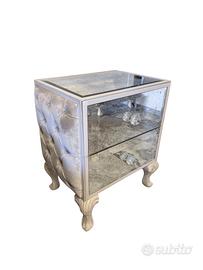 comodino in legno  massello  specchiato