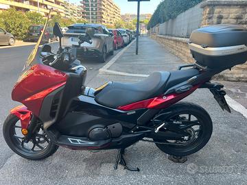Honda Integra 750 anno 2021 borse permuto rateizzo