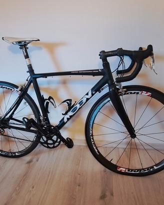 Bicicletta da corsa alluminio e carbonio