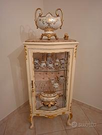 Vetrina in legno avorio/oro con piano in marmo