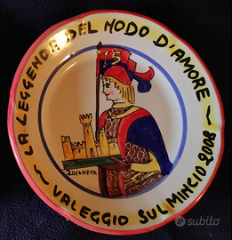 Piatto da collezione in ceramica dipinto a mano