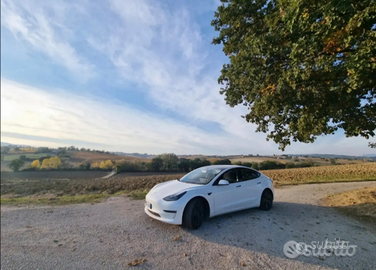 Tesla model 3 Long Range