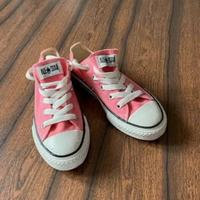 All Star converse.
