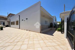 VILLA SINGOLA A PORTO CESAREO