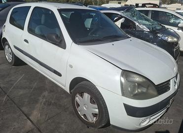 RENAULT CLIO per ricambi usati