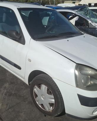 RENAULT CLIO per ricambi usati