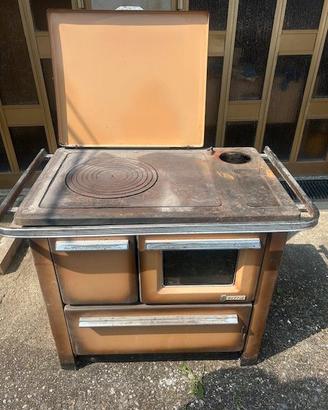 Stufa a legno con canne fumarie 5 metri