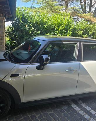 MINI Cooper D 5 porte allest. john cooper works