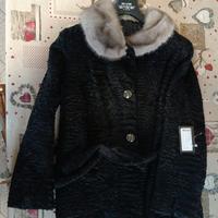 Pellicce persiano grigio e nera