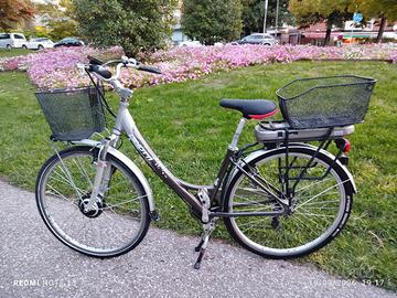bicicletta elettrica da donna 
