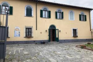 Villa di 480 m² con più di 5 locali e box auto dop