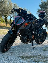 Ktm 1290 super duke r