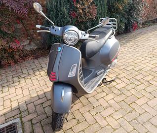 vespa GTS 125 super sport 