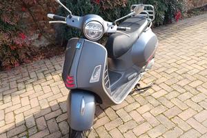 vespa GTS 125 super sport 