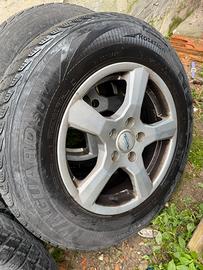 Cerchi in lega con gomme invernali chevrolet