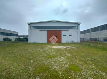 CAPANNONE A VILLANOVA SULL'ARDA