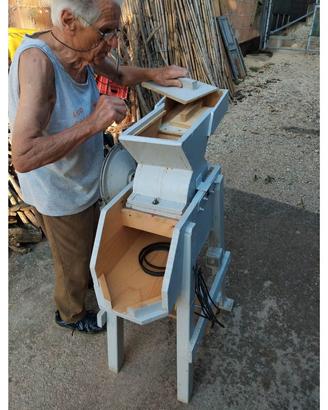 macchina artigianale passapomodoro