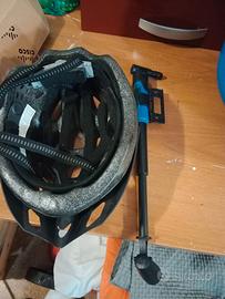 Casco bici, mini pompa, pompa a colonna