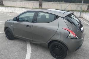 lancia ypsilon 1.3 MJT 95cv elef.blu .unico propri