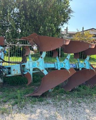 Aratro trivomere Fuorisolco marca NARDI