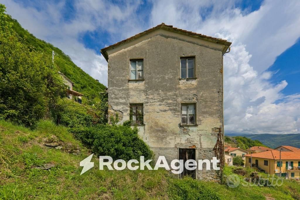 Rustico / Casale di 250 m² con più di 5 locali a S - Vista 2