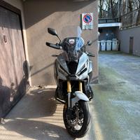 Xadv 2023 con OHLINS e CRUISE CONTROL!