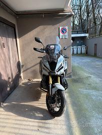 Xadv 2023 con OHLINS e CRUISE CONTROL!