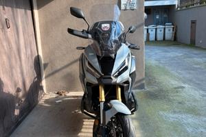 Xadv 2023 con OHLINS e CRUISE CONTROL!