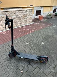 Monopattino elettrico VivoBike S2 Nero