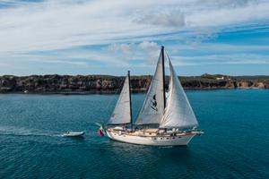 Barca a vela, motoveliero, motorsailer