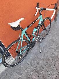 Bicicletta da corsa bianchi