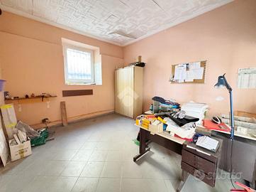 4 LOCALI A LA SPEZIA