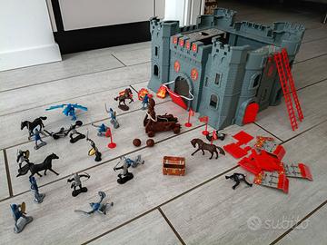 Castello con Cavalieri Soldati Drago Catapulta