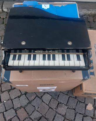 BABY GRAND PIANO