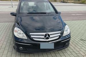 Mercedes Benz B 180