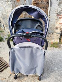 Passeggino fratellate