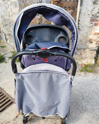 Passeggino fratellate
